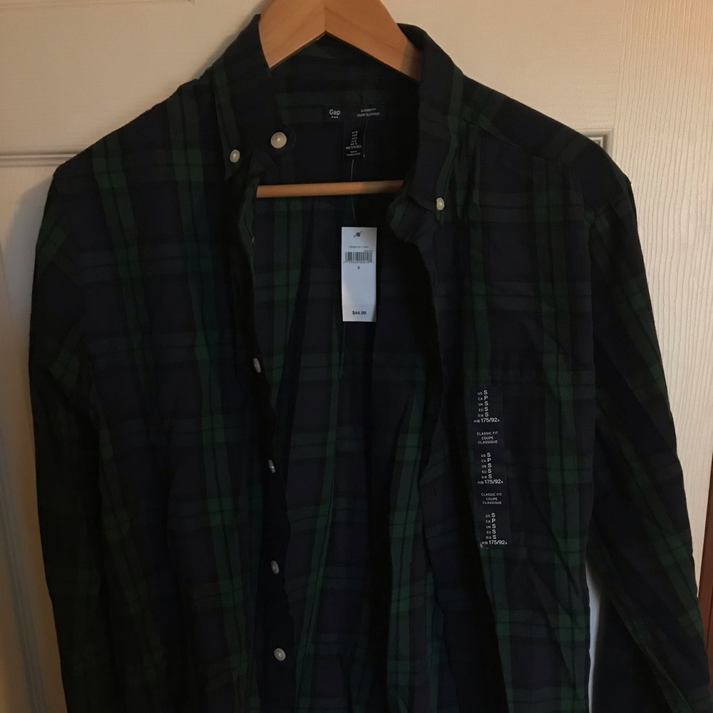 Gap casual button down shirt NWT